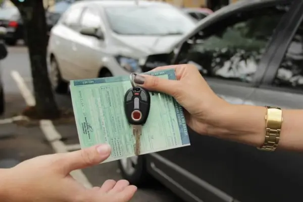 Como Transferir um Veículo Antes Que Seja Tarde Demais